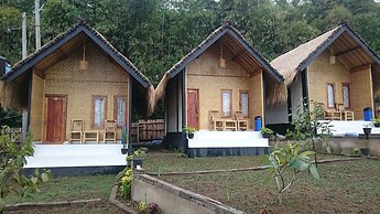 Aryasuta Bungalow