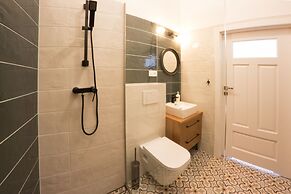 Rister Apartments