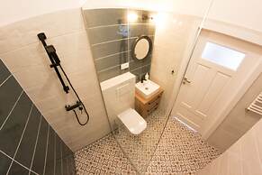 Rister Apartments