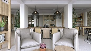 Aqua Bay Suites
