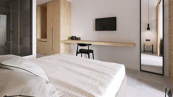Aqua Bay Suites