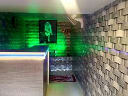 Hotel Honey Lodging