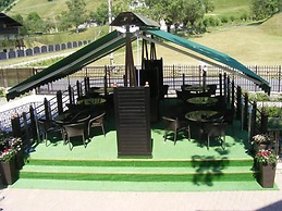Hillden Lodge & Restaurant
