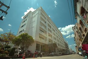 G9 Hotel
