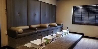 G9 Hotel