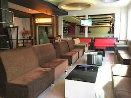 G9 Hotel
