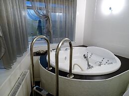 Ramada Hotel & Suites by Wyndham Alabuga