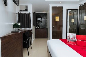 RedDoorz Plus @ Poblacion Makati
