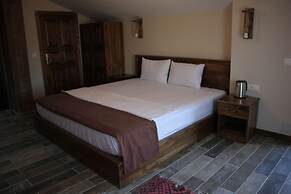 El Nazar Stone Suite