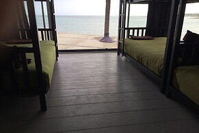 Chill Inn Beach Cafe & Hostel
