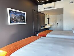 ONOMO Hotel Waterfront