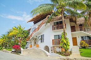 Las Villas Akumal 3B-10 by SkyRun