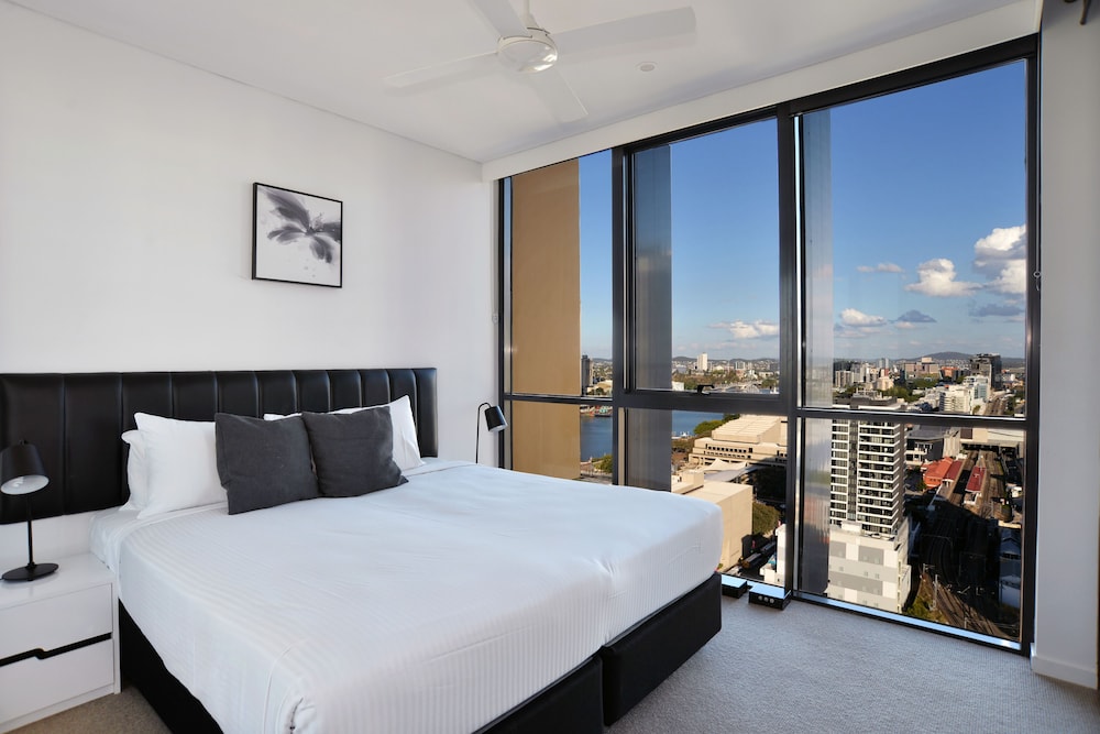 Hope Street Apartments by CLLIX