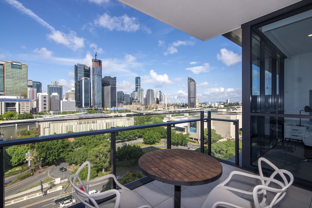 Hope Street Apartments by CLLIX