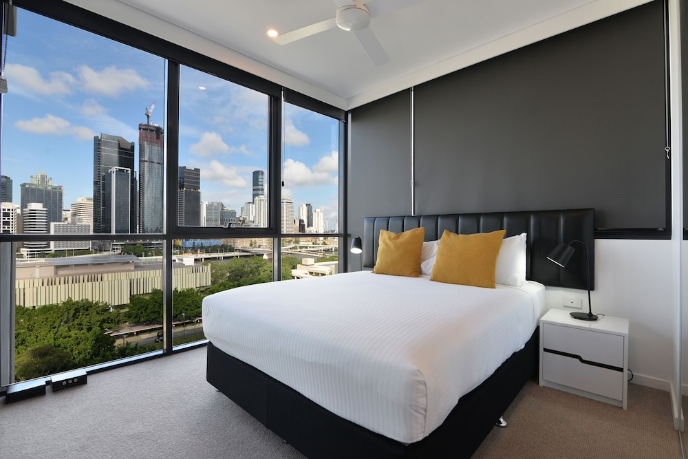 Hope Street Apartments by CLLIX