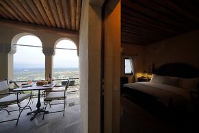 Maya Cave Hotel