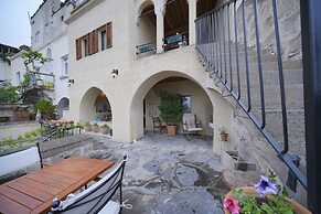 Maya Cave Hotel