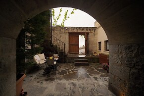 Maya Cave Hotel