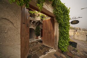 Maya Cave Hotel