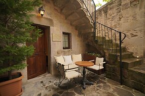 Maya Cave Hotel