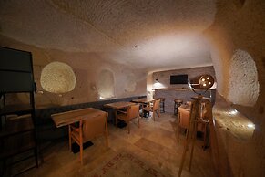 Maya Cave Hotel