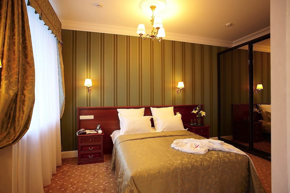Imperial Club Delux