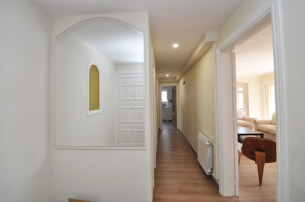 Big Apartment Caprabo