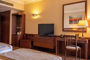 Jiyeh Marina Resort Hotel & Chalets