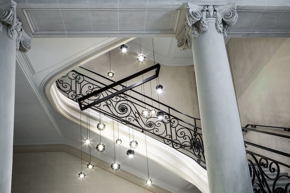La Clef Champs-Élysées Paris by The Crest Collection