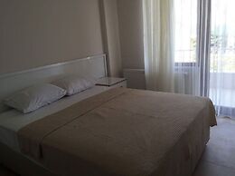 Yasar Apart