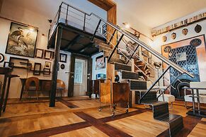 Divná Pani Luxury Gallery Rooms
