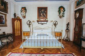 Divná Pani Luxury Gallery Rooms