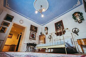 Divná Pani Luxury Gallery Rooms