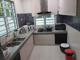 Sitiawan Homestay