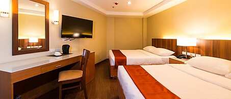 V Hotel and Apartel