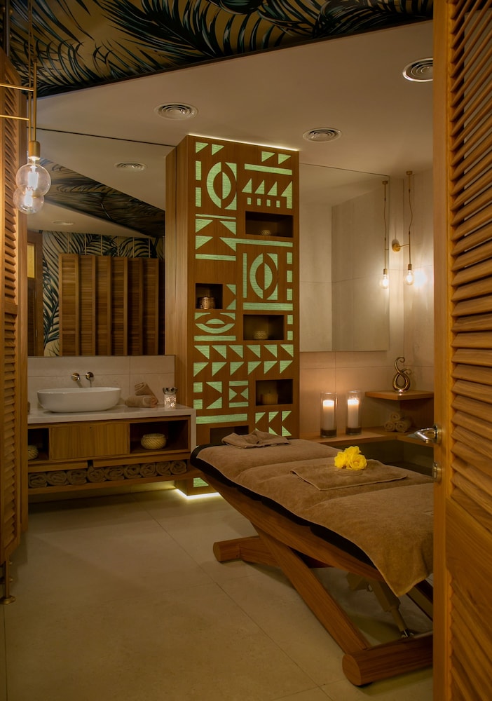 Nissiblu Beach Resort