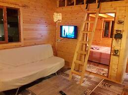YALILI Wooden House