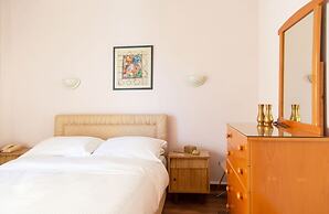 Merry Land Hotel