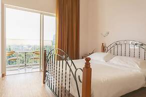 Merry Land Hotel