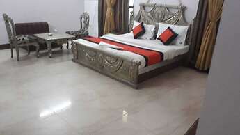 Hotel Ivory Palace