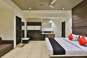 Dev Motel & Banquet