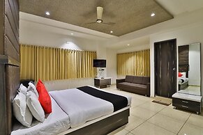 Dev Motel & Banquet