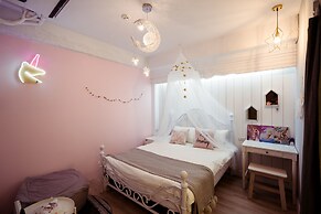A Room Time