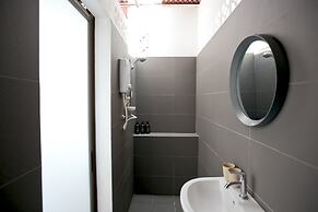 16 Gurney Homestay