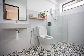 16 Gurney Homestay