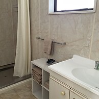 Alexandra Garden Court Motel