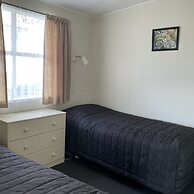 Alexandra Garden Court Motel