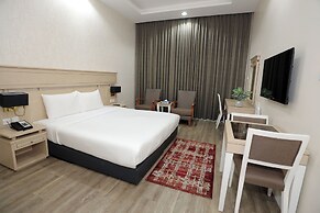 Wescott Plaza Hotel Apartment
