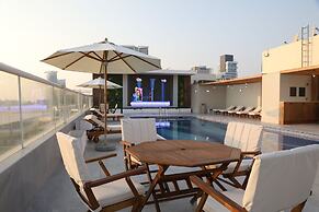 Wescott Plaza Hotel Apartment