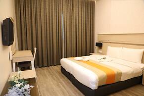 Wescott Plaza Hotel Apartment